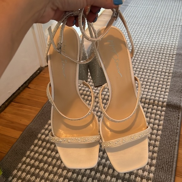 🔥🔥🔥 Betsey Johnson Denni Womens Rhinestone Platform Sandals - Picture 3 of 6